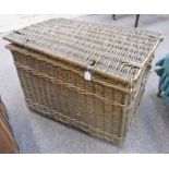 WICKER HAMPER