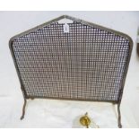 METAL FIRE SCREEN WITH IRON FEET