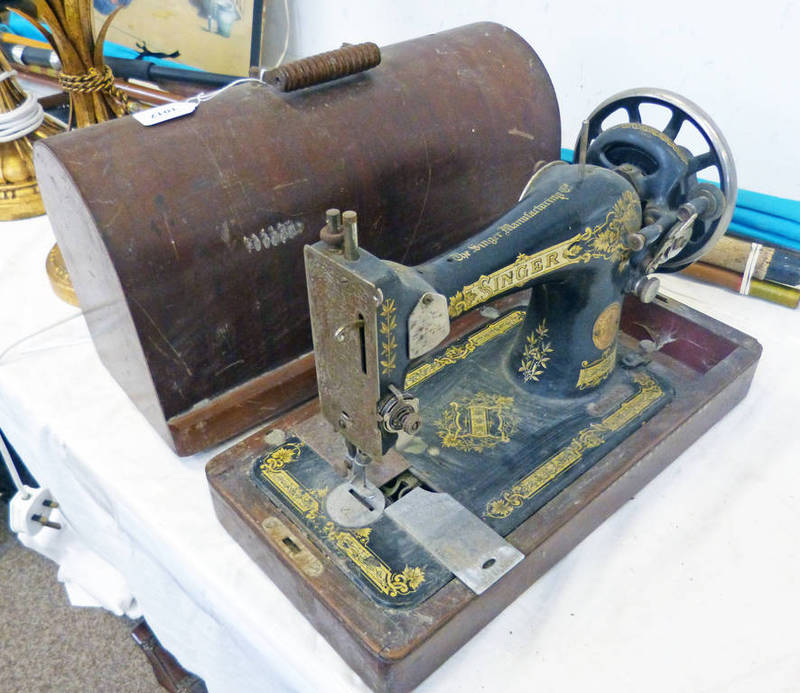 SINGER SEWING MACHINE