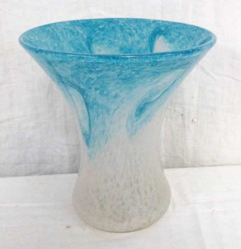 SCOTTISH VASART GLASS VASE WITH BLUE & WHITE SWIRL DECORATION,