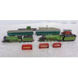 HORNBY 00 GUAGE 4-6-0 L.N.E.R. GREEN " FLYING SCOTSMAN" 4472 TOGETHER WITH 4-6-0 L.N.E.R.
