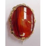 19TH CENTURY AGATE SET BROOCH