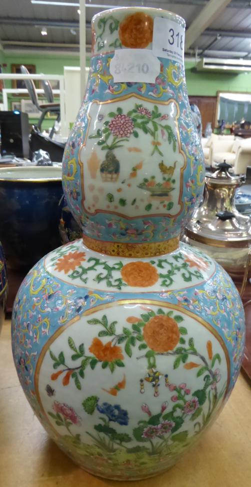 A Chinese double gourd vase with floral decoration Minor firing faults around base rim. Otherwise - Image 2 of 5