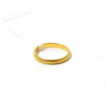 A 22ct gold band ring, finger size M 2.8g