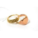 A 9ct gold ring and a 9ct gold signet ring (2)9 carat gold ring finger size Q1/2, 9 carat gold