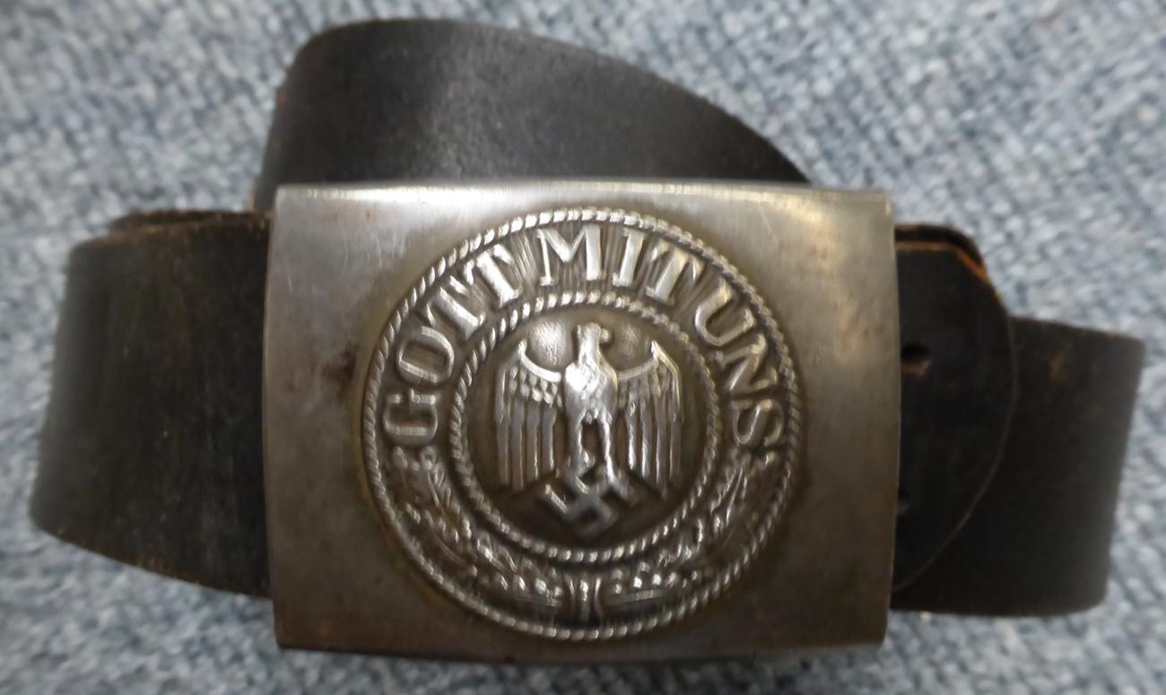 A German Third Reich Army EM's Belt, with steel buckle; another, with white metal buckle; an - Image 13 of 18
