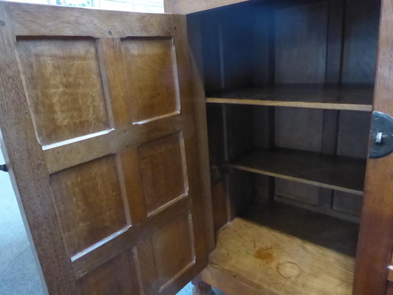 A Robert ''Mouseman'' Thompson Panelled Oak 4ft Sideboard, with raised upstand above four central - Bild 4 aus 5