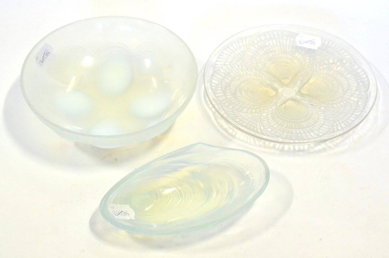 A René Lalique Coquilles Opalescent and Clear Glass Plate, No.3012, the underside moulded with