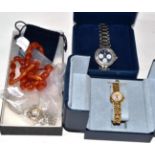 Assorted jewellery including four diamond set rings; various coinage and WWI medal; agate