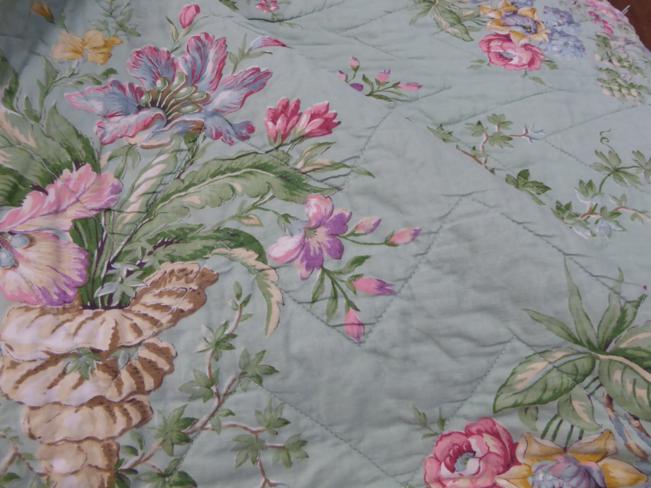 A 20th century floral printed cotton quilt, decorated with pink roses, 220cm by 200cm; and another - Image 7 of 8