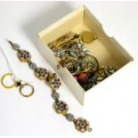 A 22ct gold band ring, a Victorian 9ct gold brooch and other jewellery