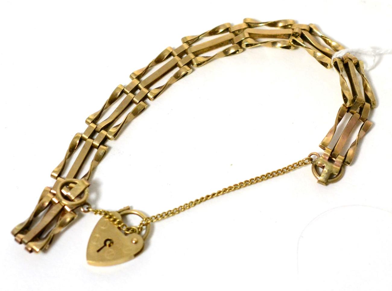 A 9ct gold gate link bracelet