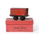 Hornby Series O Gauge Private Owners Van Crawfords Biscuits red, 2nd type chassis (G-F in incorrect