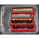 Hornby Dublo 2-Rail Coaches 4070 Restaurant car WR (E box G-E) 4048 Composite Restaurant car, 4050