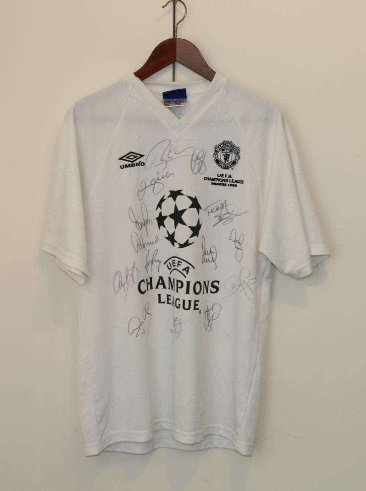 Manchester United Signed Treble Shirt White 'UEFA Champions League Winners 1999' signed by Keane,