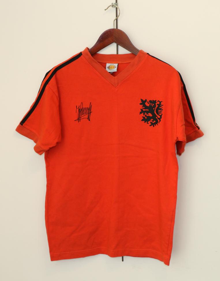 Netherlands No.14 Signed Shirt signed by Johan Cruyff at the Alfred Dunhill Links Championship 28/