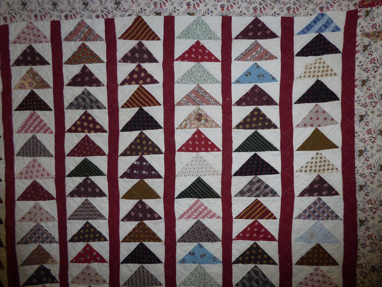 Early 19th Century Pieced Quilt in the Flying Geese Pattern, predominant colours of cream and dark - Image 6 of 9