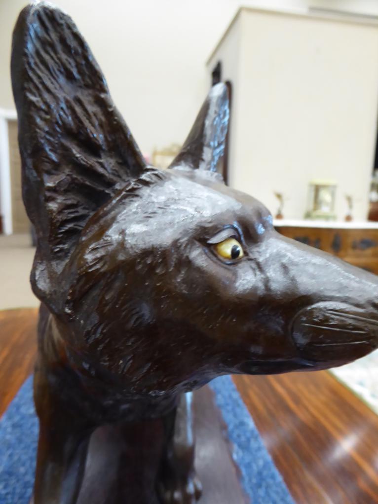 A Japanese Bronze Figure of a Fox, Meiji period (1868-1912), naturalistically modelled with an alert - Image 5 of 5