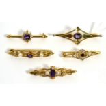 Five various gem set brooches 15.3g gross