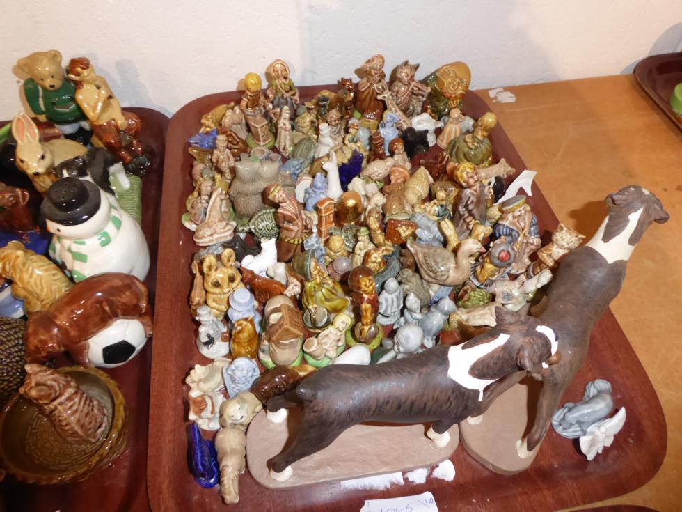 A large collection of Wade pottery including Whimsies (twelve trays) - Image 2 of 13