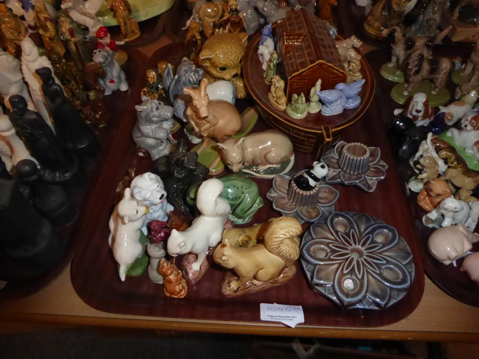 A large collection of Wade pottery including Whimsies (twelve trays) - Image 9 of 13