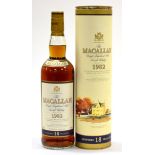 Macallan 1982 18 Year Old, 700ml, 43%, in original tube U: good level