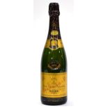 Veuve Cliquot Brut 1982, vintage champagne U: 1cm inverted