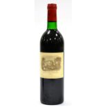 Chateau Lafite Rothschild 1981, Pauillac U: top shoulder