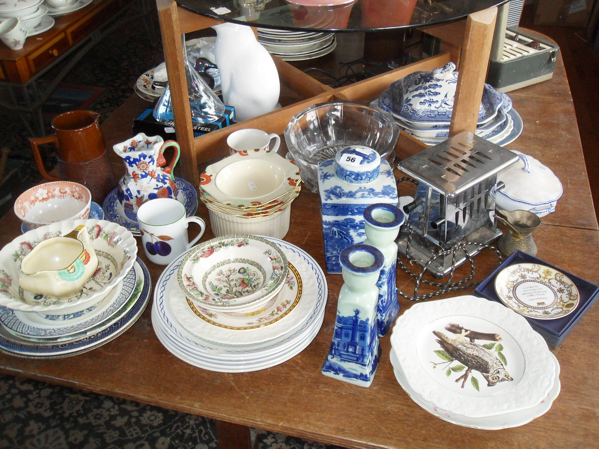 Large quantity of assorted china