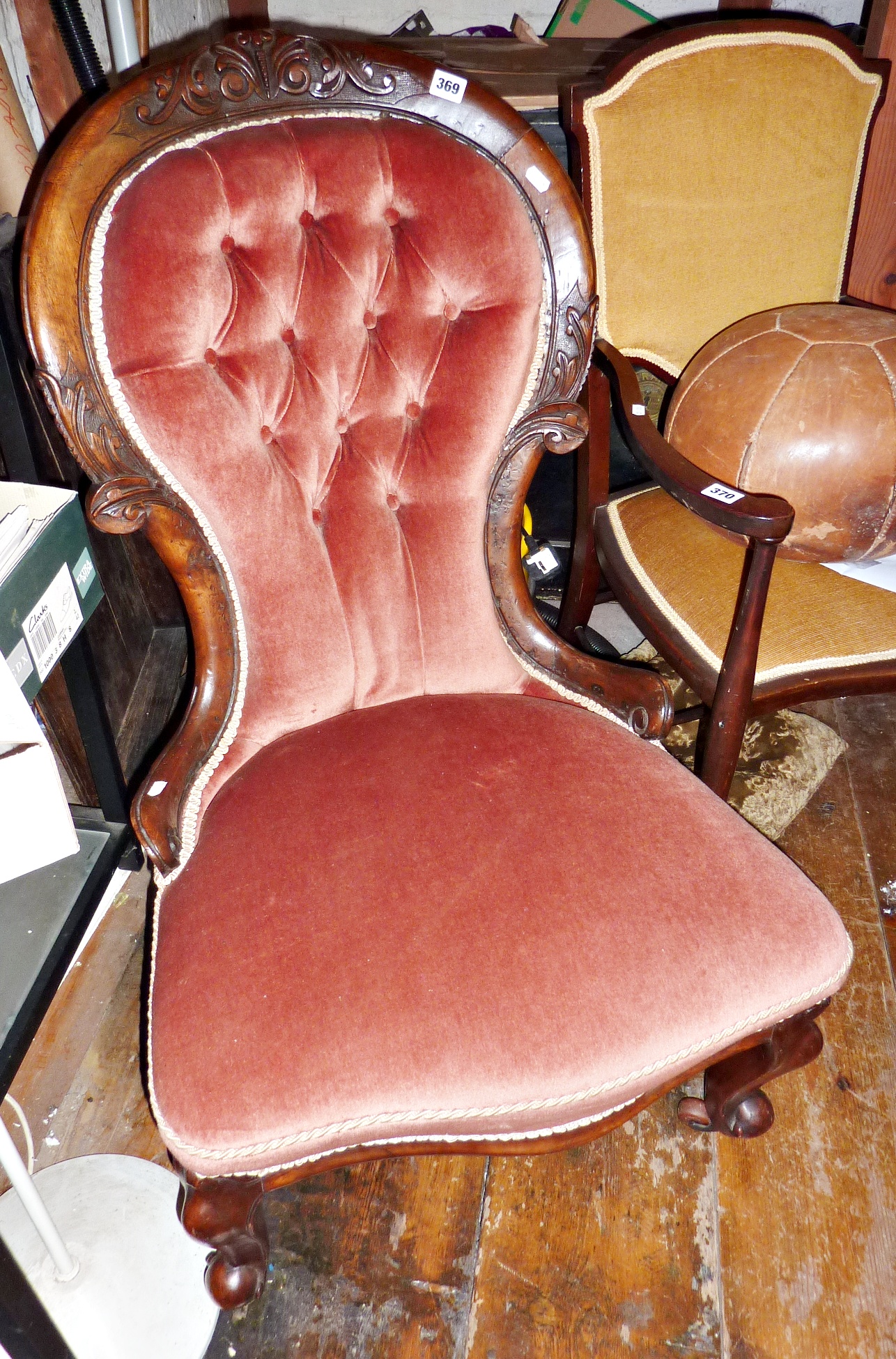 Victorian mahogany balloonback nursing chair on cabriole legs