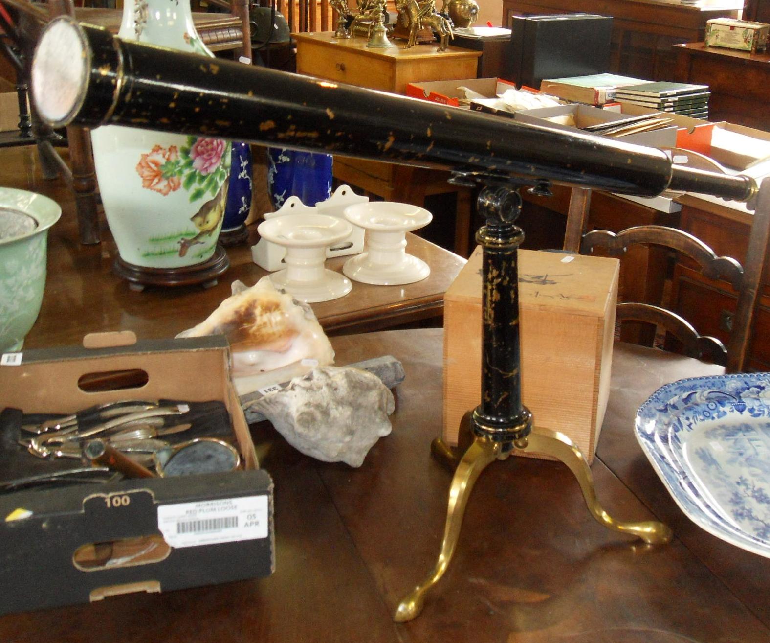 Victorian brass table telescope with mahogany case