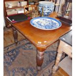 Late Victorian dining table with extra leaf