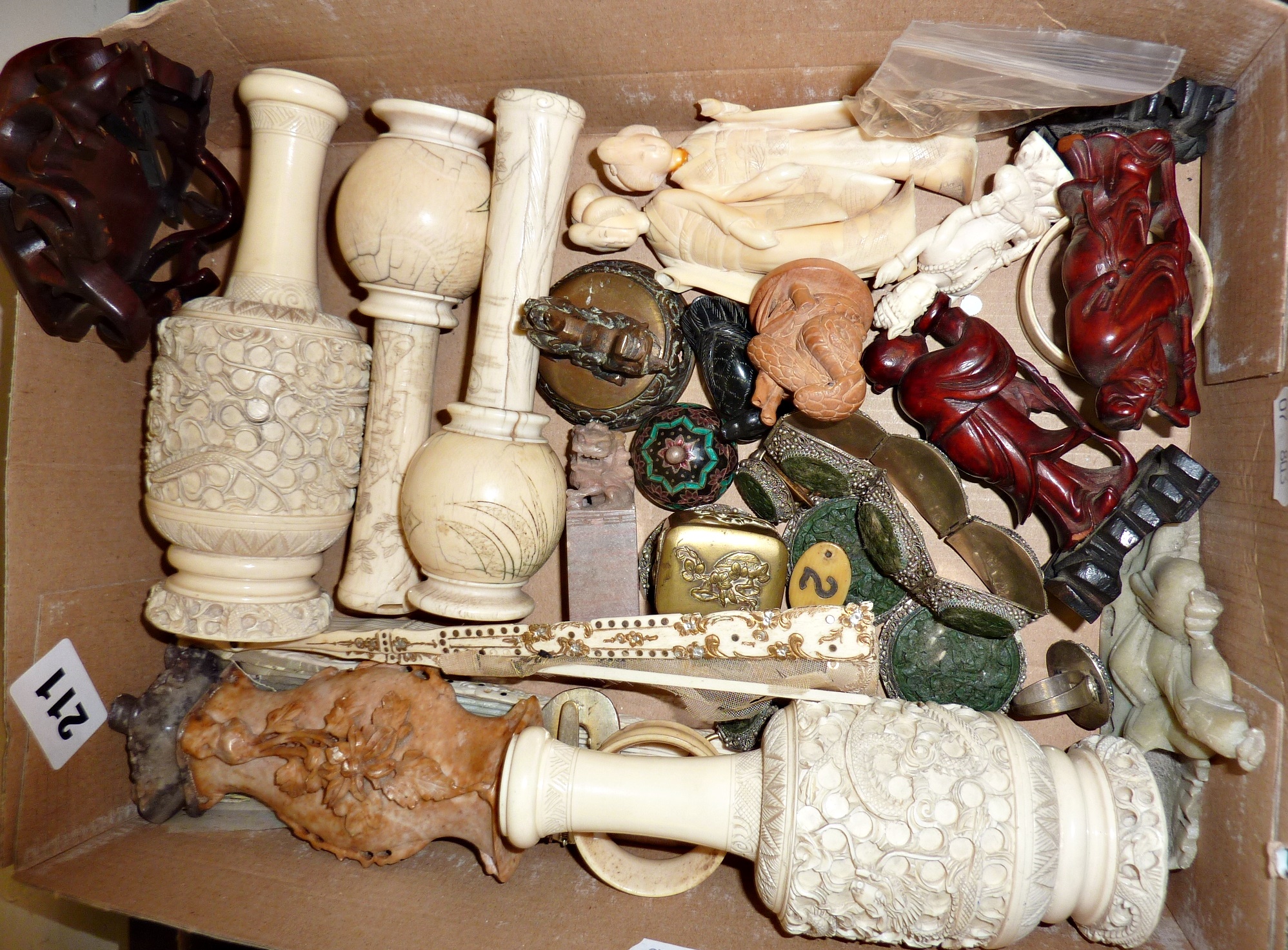 Assorted Chinese carved items