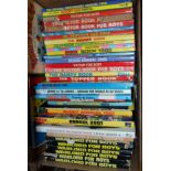 Box containing vintage annuals inc. Warlord, Beano, Dandy etc.