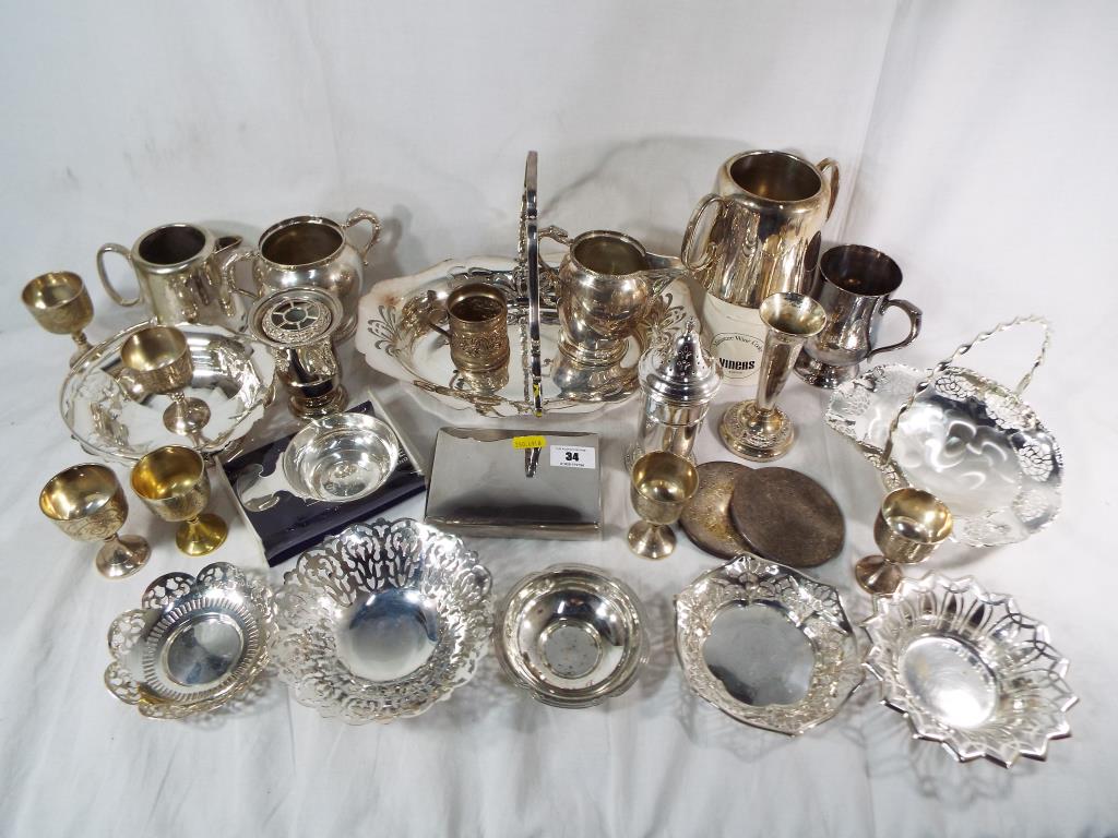 A large collection of good quality plated ware to include bowls with pierced decoration, - Image 3 of 3