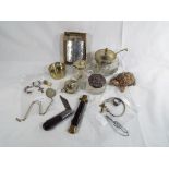 A mixed lot to include a hallmarked silver Royal commemorative medallion and chain,