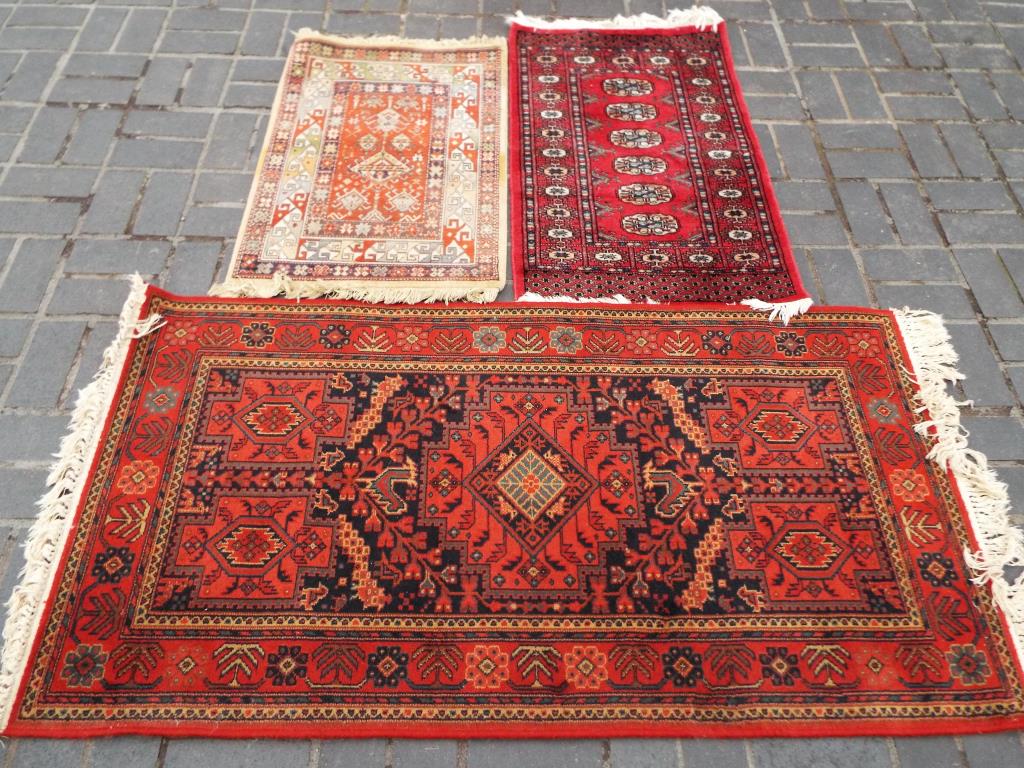 3 good quality rugs