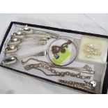 A collection of silver to include a George VI silver hallmarked set of five teaspoons,