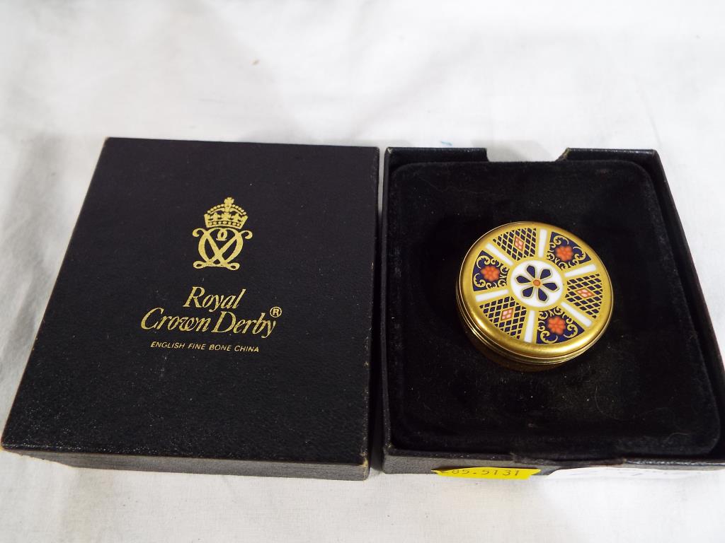 A good quality yellow metal Crown Derby enamelled pill box in original box and a good quality - Image 2 of 3