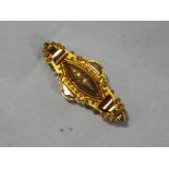 A lady's 9 carat yellow gold bar brooch approx 3.