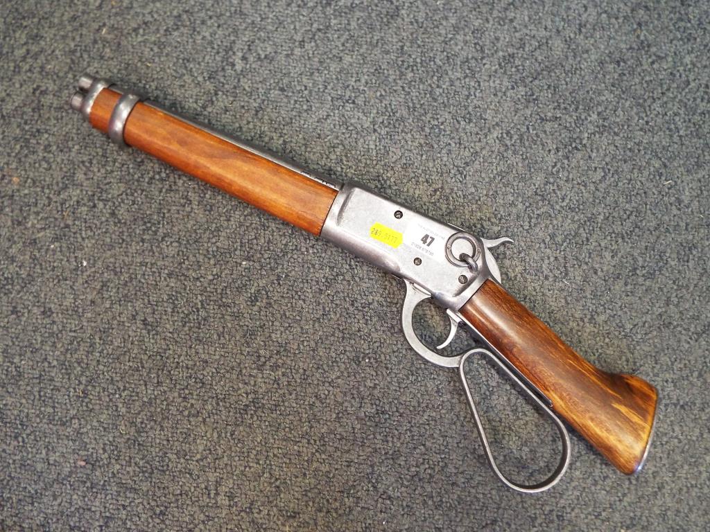 A replica Winchester underlever 'mares leg' rifle with moving underlever action