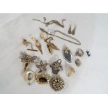 Silver - a good mixed lot to include a small collection of silver,