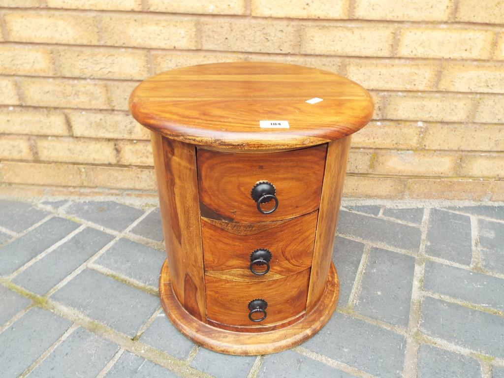 A unusual drum table height 40 cm width 38 cm diameter and a fire fender (2) - Image 2 of 2
