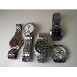 Five gentleman's stainless steel cased chronographs comprising Lorus chronograph, Seiko chronograph,