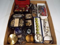 A good mixed lot of predominantly costume jewellery to include paired earrings, necklaces,