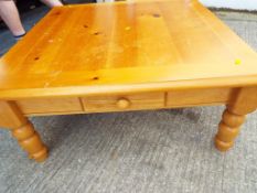 A good quality pine dining table 75 cm x 86 cm x 182 cm