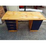A modern pine desk, 72 cm x 140 cm x 60