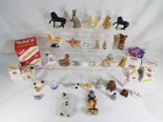 Wade - 33 pieces by Wade to include Whimsies, Whoppers, figurines and a thimble,