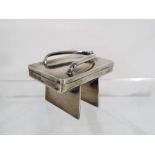 Japanese sterling silver - an early 20th century snuff box with wishbone decoration to the cover,