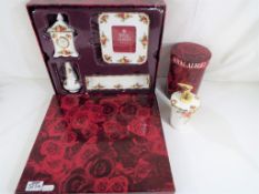 Royal Albert Old Country Roses - a boxed gift set of Royal Albert Old Country Roses comprising a
